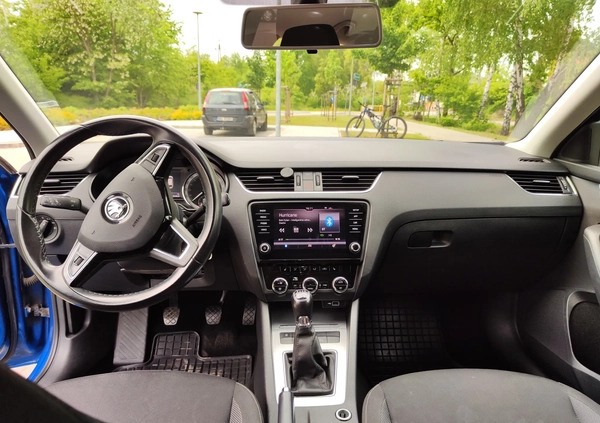 Skoda Octavia cena 49800 przebieg: 135101, rok produkcji 2018 z Marki małe 92